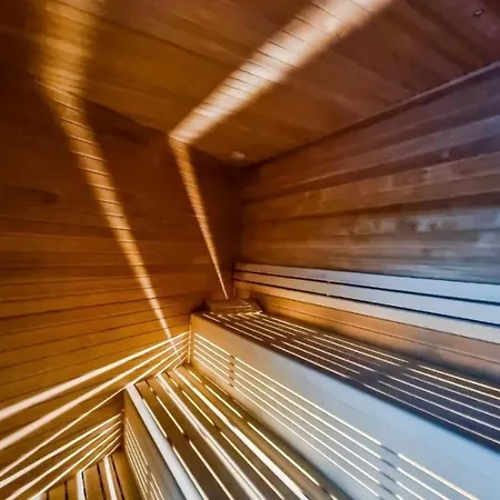 Hanza Tower Original 21st Floor- Sea And City-view 4*