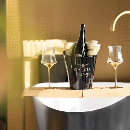 Hanza Tower Original 21st Floor- Sea And City-view 4*