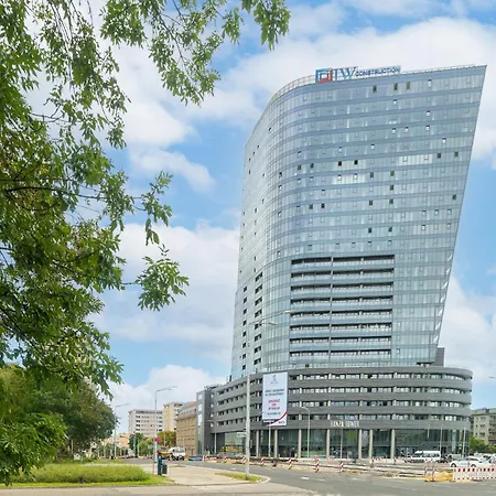 Апарт-отель Hanza Tower 21st Floor Or 5th Floor