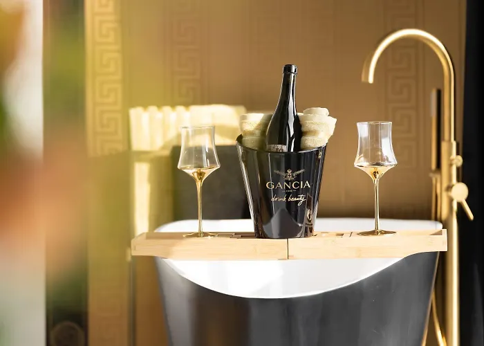 Hanza Tower Original 21st Floor- Sea And City-view 4*