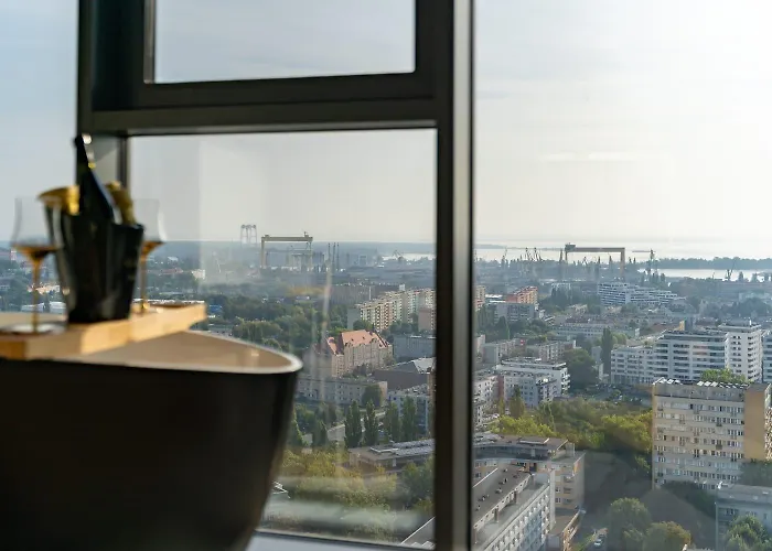 Hanza Tower Original 21st Floor- Sea And City-view Aparthotel